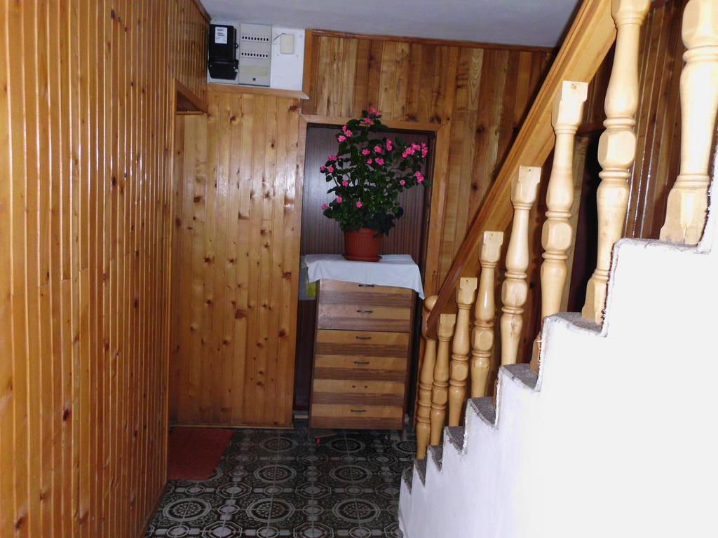 Guest House Krga Korenica Buitenkant foto